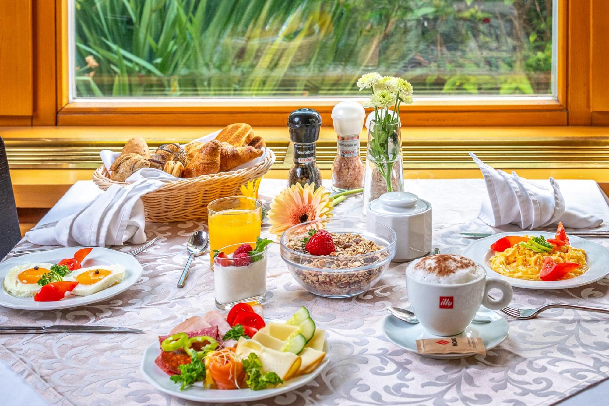 Corvin Hotel Budapest Residence Екстериор снимка